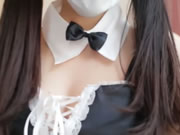 فتاة صينية لطيفة ذات صدر كبير